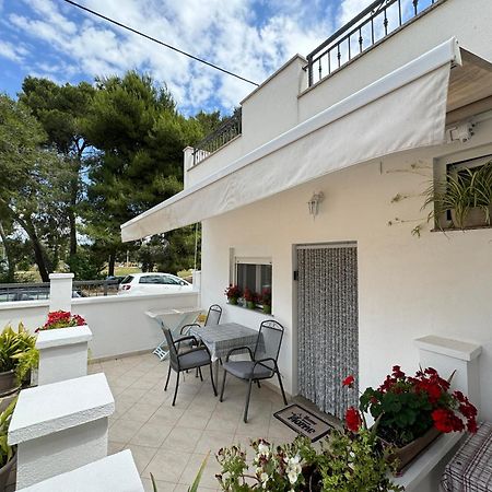 Studio Apartments With Terrace Near Sea - Angela'S Apartments Zadar Exterior foto